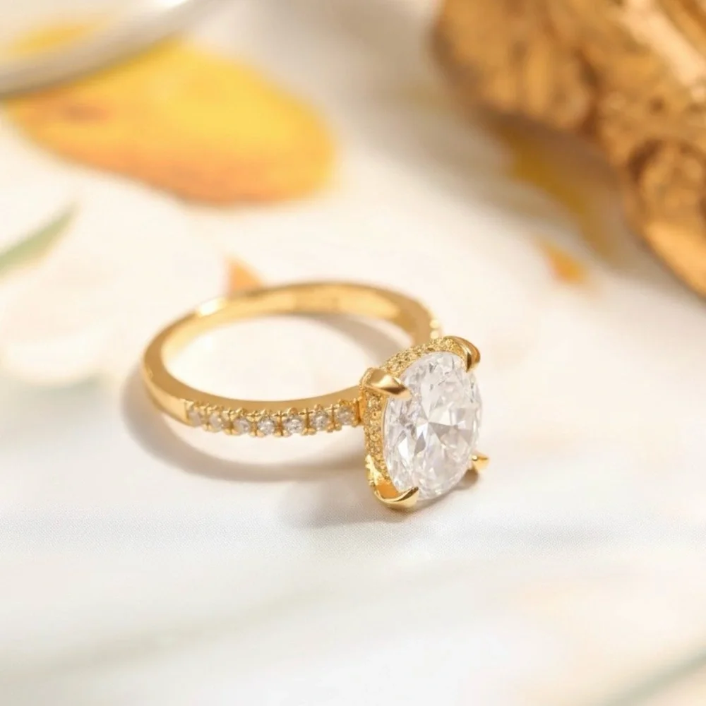 Luxury Oval Engagement Ring – 3CT Cubic Zirconia in Sterling Silver .925 - Picture 4 of 5